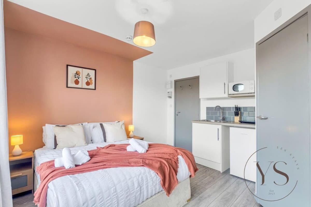 Sienna Longton Studio 2C - Wi-Fi, Alton Towers, Netflix Stoke-on-Trent Ngoại thất bức ảnh