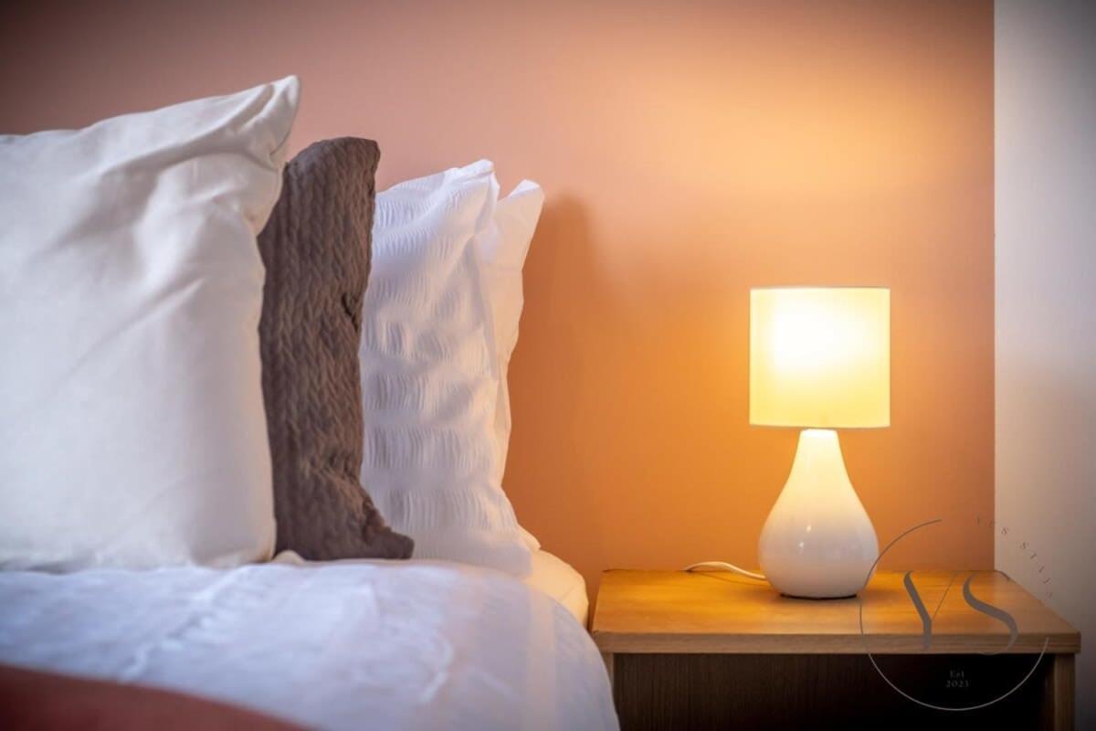Sienna Longton Studio 2C - Wi-Fi, Alton Towers, Netflix Stoke-on-Trent Ngoại thất bức ảnh