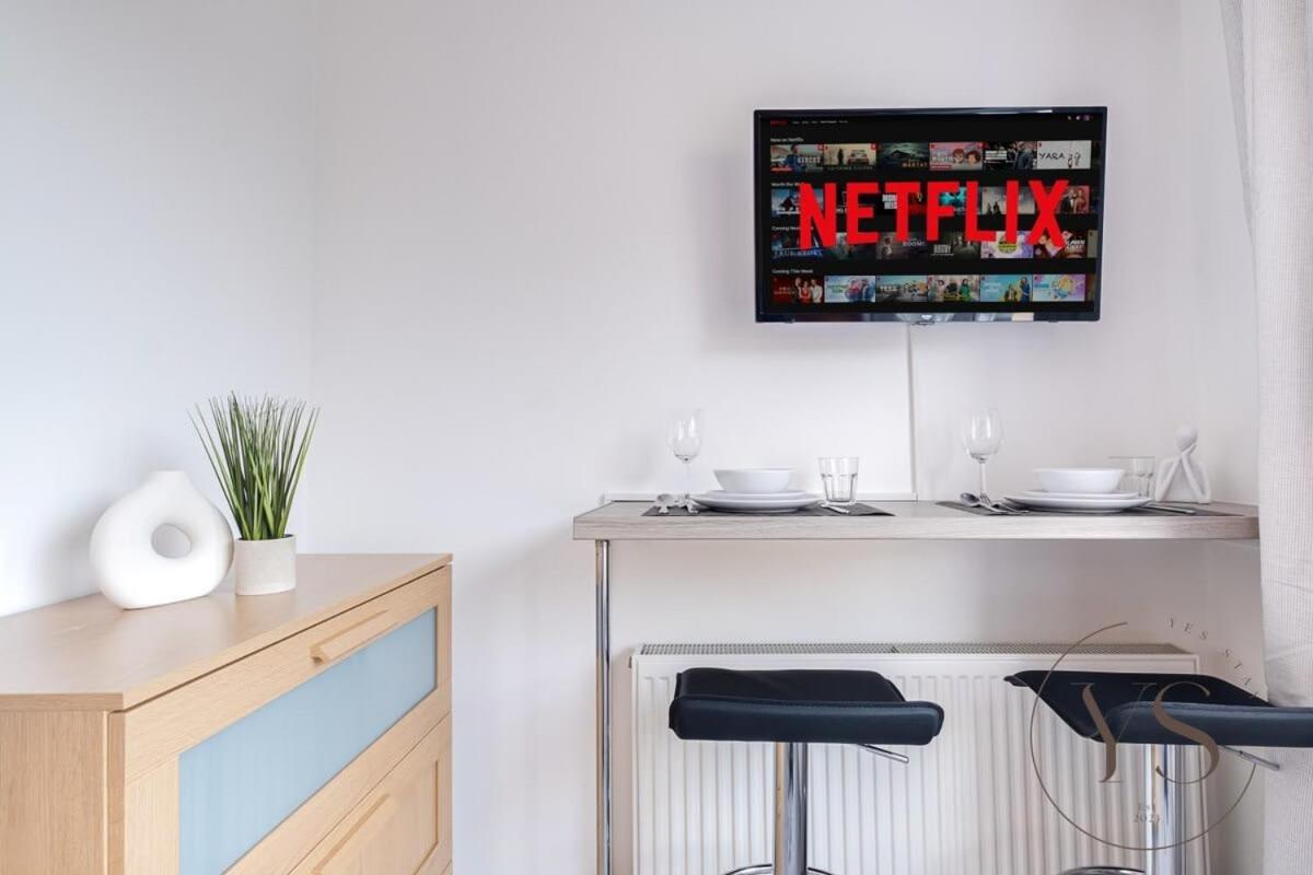 Sienna Longton Studio 2C - Wi-Fi, Alton Towers, Netflix Stoke-on-Trent Ngoại thất bức ảnh