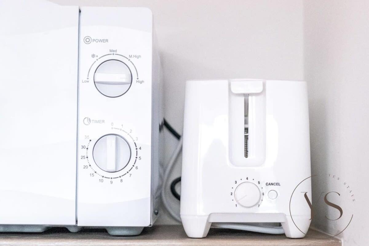 Sienna Longton Studio 2C - Wi-Fi, Alton Towers, Netflix Stoke-on-Trent Ngoại thất bức ảnh