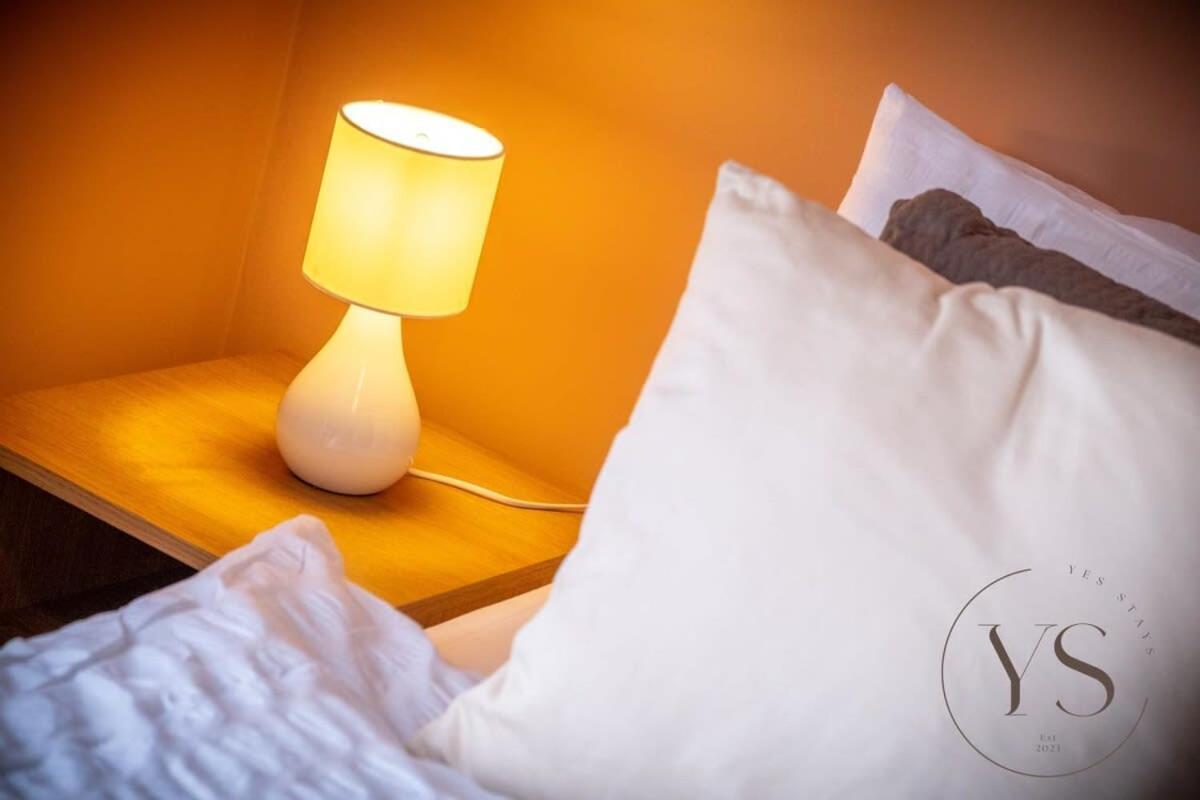 Sienna Longton Studio 2C - Wi-Fi, Alton Towers, Netflix Stoke-on-Trent Ngoại thất bức ảnh